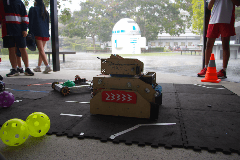 Another view of the Hydra robot.